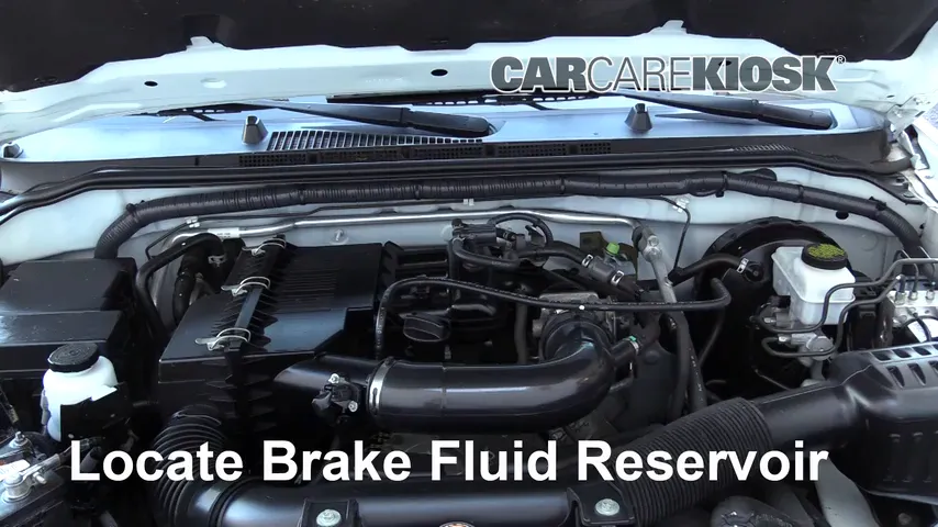 2013 Nissan Frontier SV 2.5L 4 Cyl. Extended Cab Pickup Brake Fluid